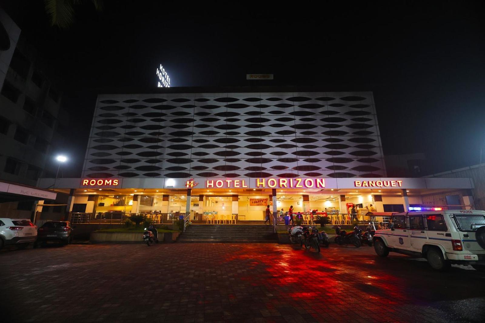 Hotel Horizon & Restaurant Surat Eksteriør bilde